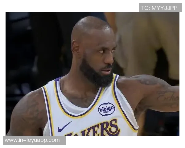 詹姆斯生涯总助攻数达13744次距离超越保罗仅差42次