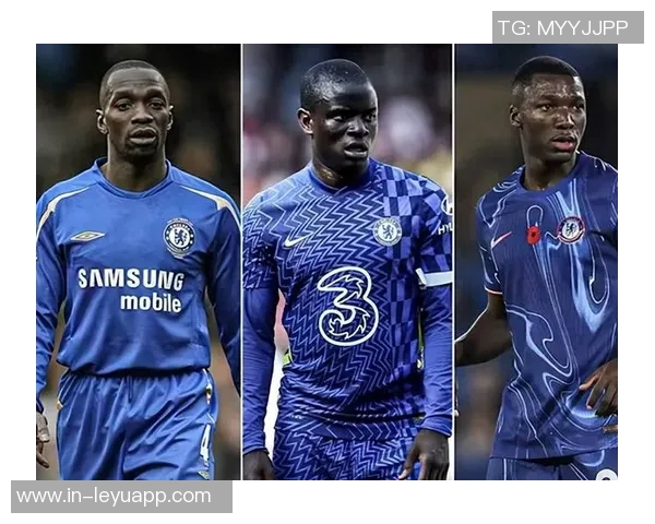 厄瓜多尔国家队主帅贝卡切斯亲临切尔西赛场与凯塞多合影留念